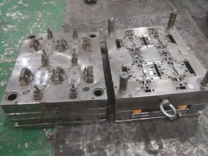 汽車配件雨刮塑膠模具，注塑模具制造，精密模具加工